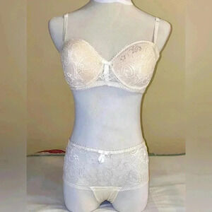 💥Light Beige 💥Laced Bra and Underwear set Soft  Touch Delicate Lace 💥